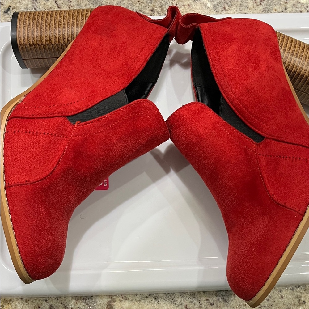 Jolimall Women's Red Ankle Boots size 10 but a bit too tight. Still new. 3”heels - Picture 4 of 9